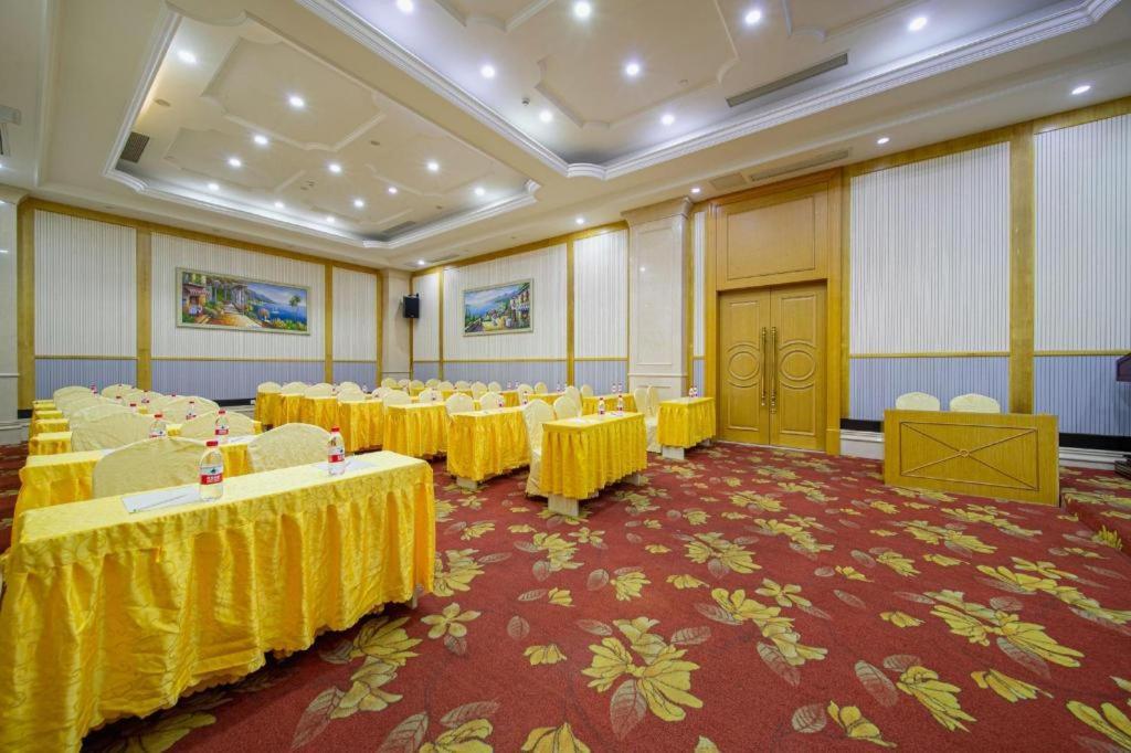 Vienna International Hotel Shanghai Pujiang Buitenkant foto