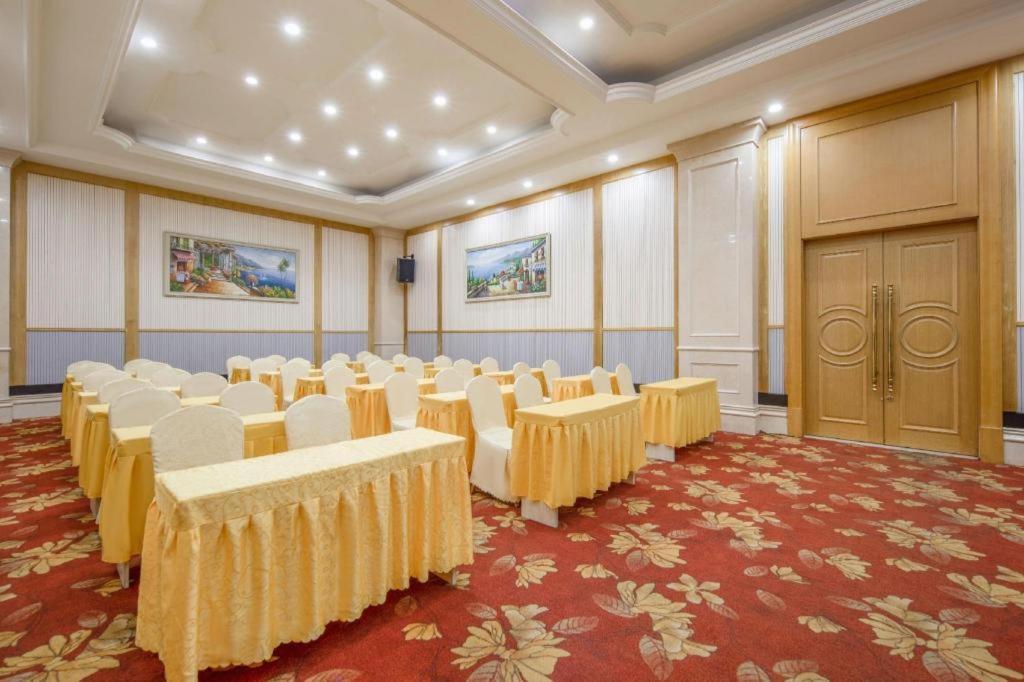 Vienna International Hotel Shanghai Pujiang Buitenkant foto